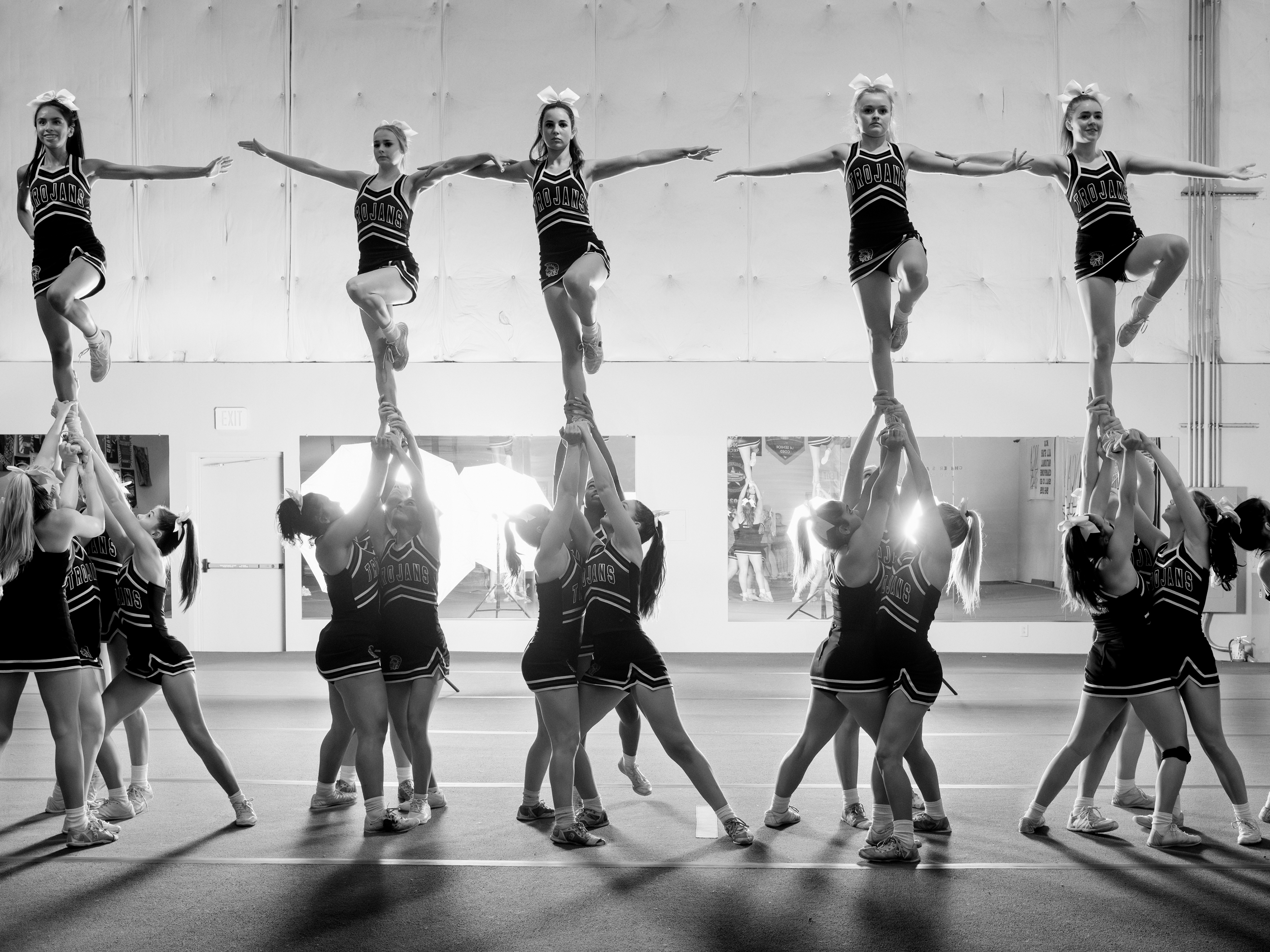 cheerleaders in formation